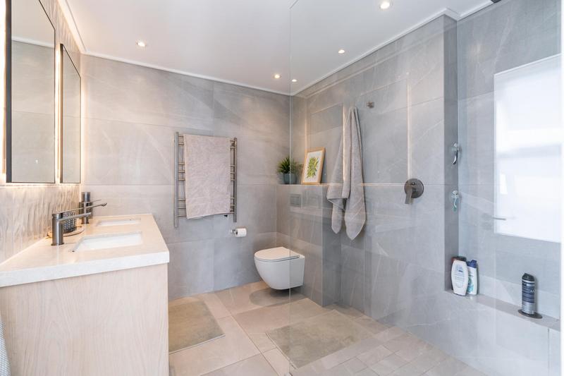 3 Bedroom Property for Sale in Dolphin Beach Western Cape